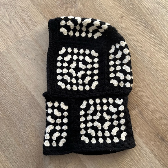 Ganni inspired Knit Balaclava / Crochet Balaclava - Granny Square - Picture 4 of 5
